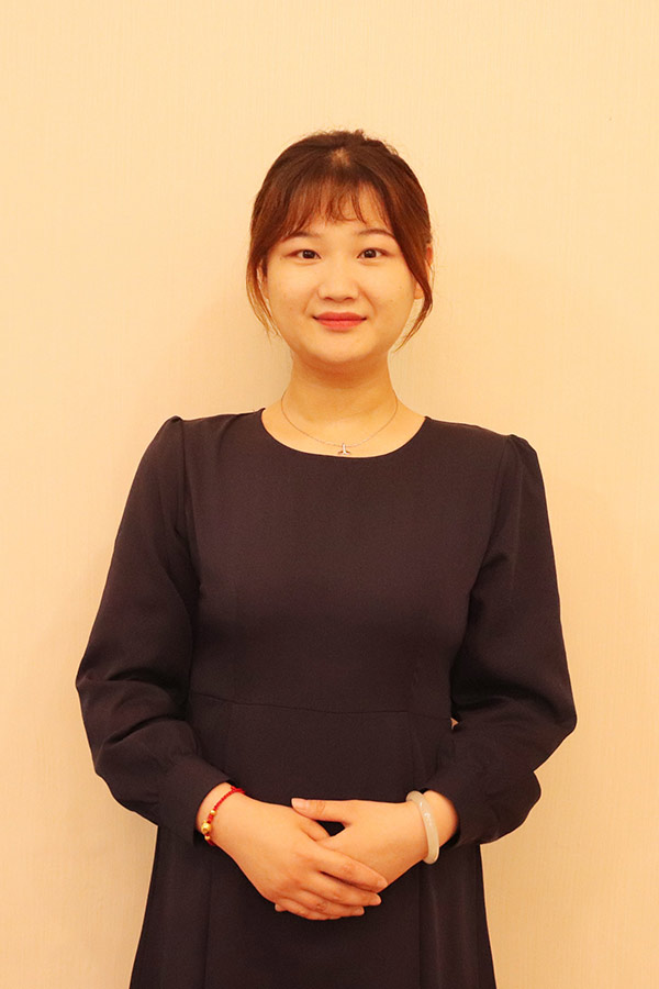 大荔文哲 本科学历，优秀班主任