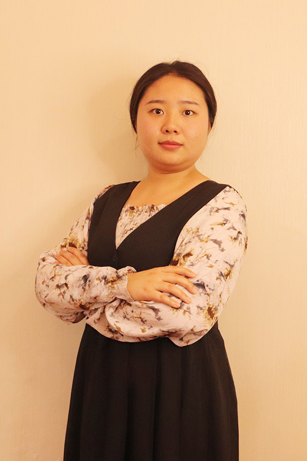 大荔何爱玲 本科学历，优秀班主任